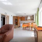 Πανσιόν Guest House Kate Mlini