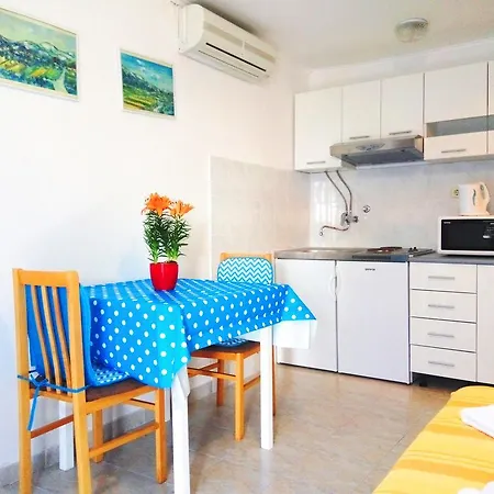 Guest House Kate Πανσιόν