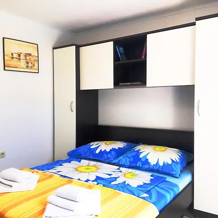 Guest House Kate Πανσιόν 3*